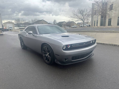 2015 Dodge Challenger for sale at The Car-Mart in Bountiful UT