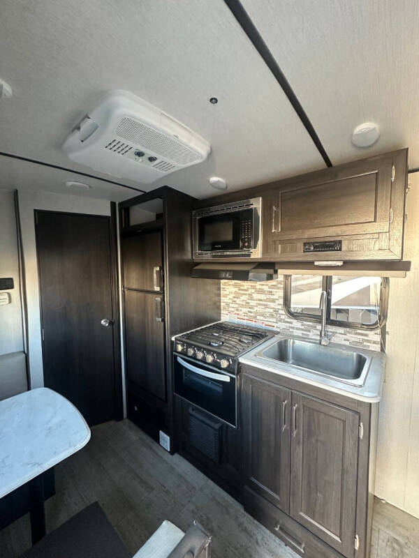 2021 Pacific Coachworks SURF SIDE  16RB
