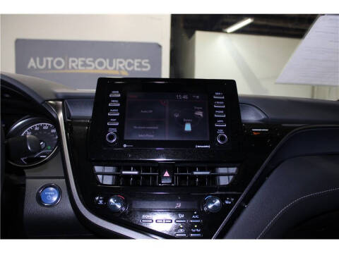 2022 Toyota Camry Hybrid SE Nightshade