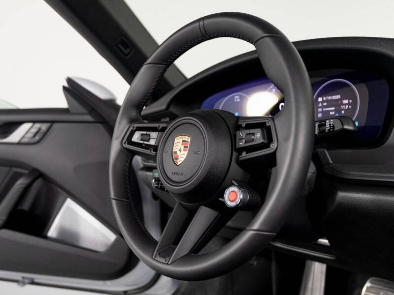 2025 Porsche 911 Carrera