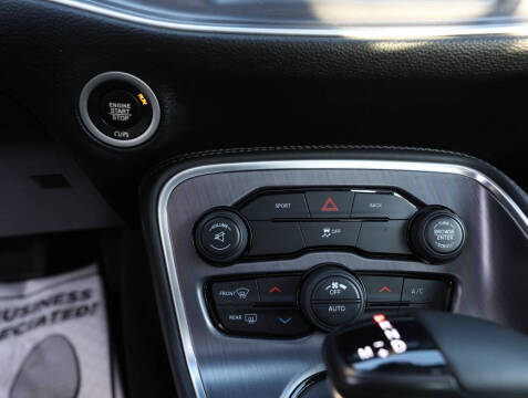 2016 Dodge Challenger SXT