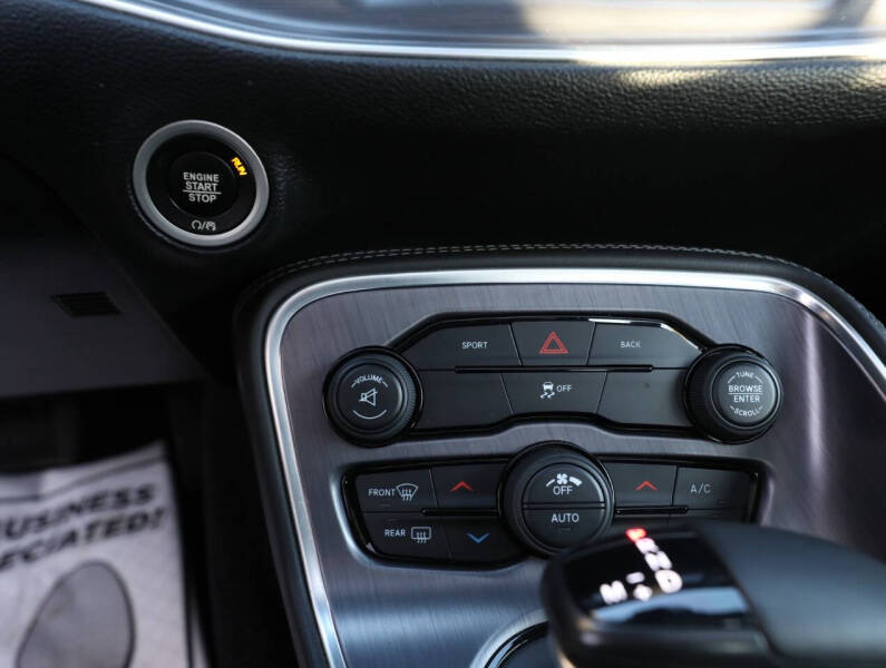 2016 Dodge Challenger SXT