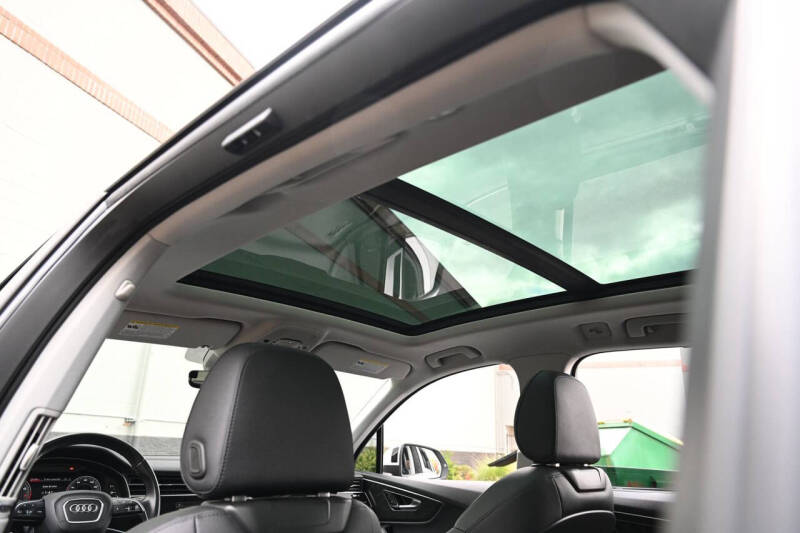 2020 Audi Q7 quattro Premium Plus 55 TFSI