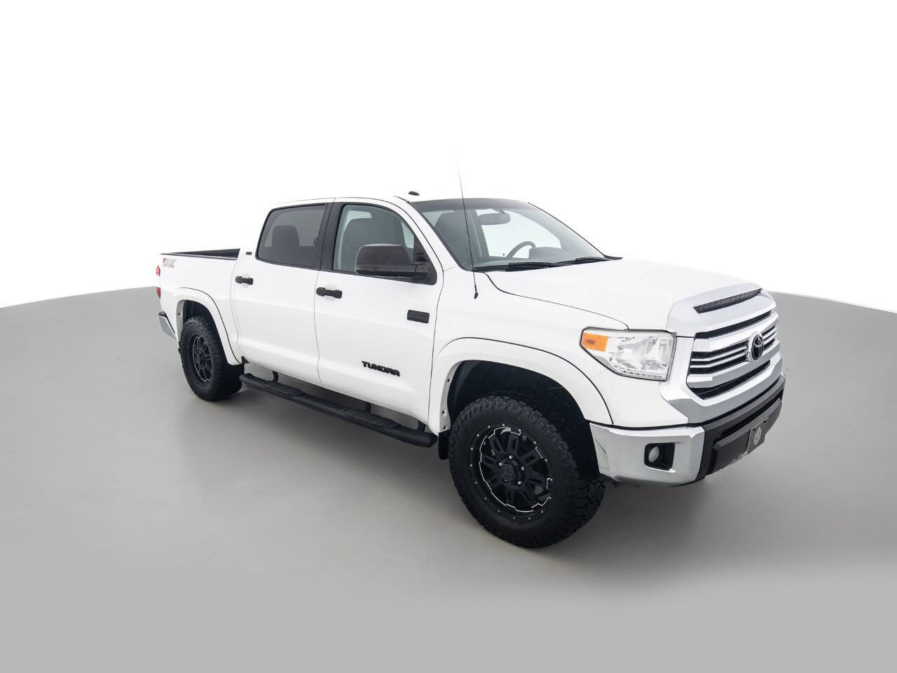 Used Car 2017 Toyota Tundra  Sr5 4x4 4dr Crewmax Cab Pickup Sb (5.7l V8 Ffv) For Sale Under $30,000 In Coal City, Illinois