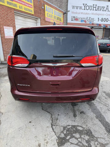 2018 Chrysler Pacifica L