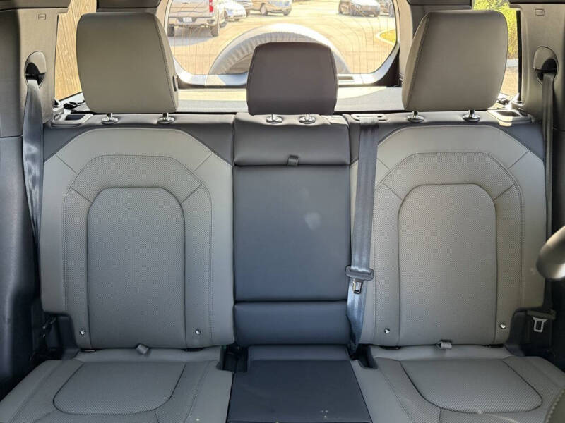 2026 Land Rover Defender 110 P300 S