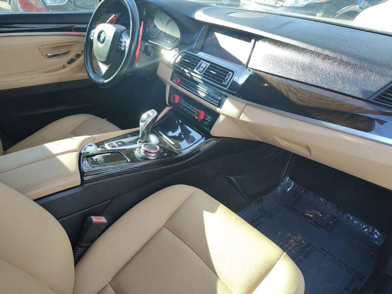 2016 BMW 5 Series 528i