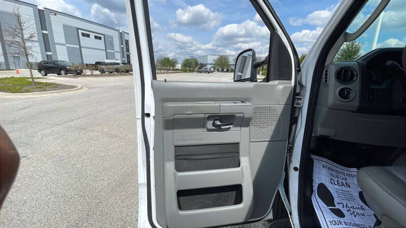 2013 Ford E-Series E-350 SD