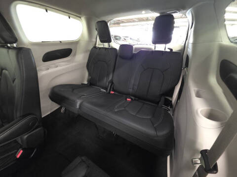 2022 Chrysler Pacifica Touring L