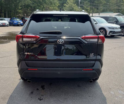 2021 Toyota RAV4 LE