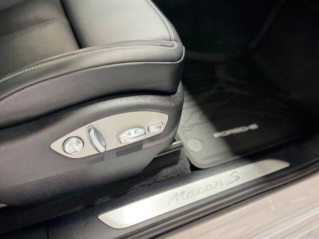 2024 Porsche Macan S