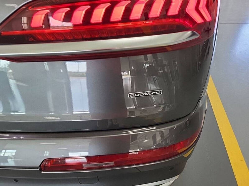 2020 Audi Q7 quattro Premium Plus 55 TFSI