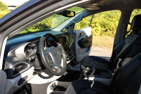 2020 Chrysler Pacifica Touring L