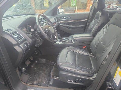 2017 Ford Explorer Platinum