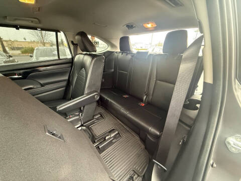 2022 Toyota Highlander Hybrid XLE