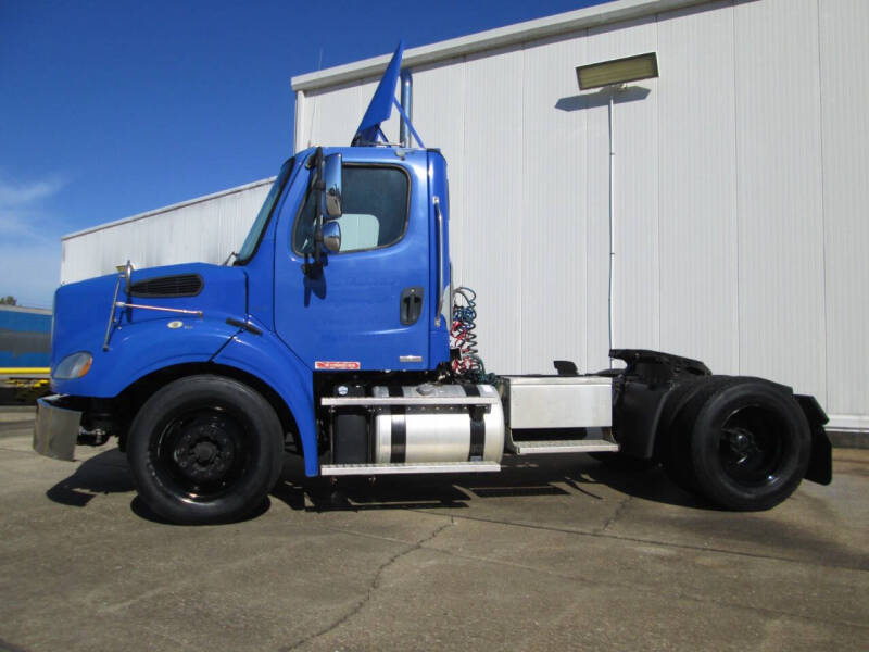 2011 Freightliner Business class M2