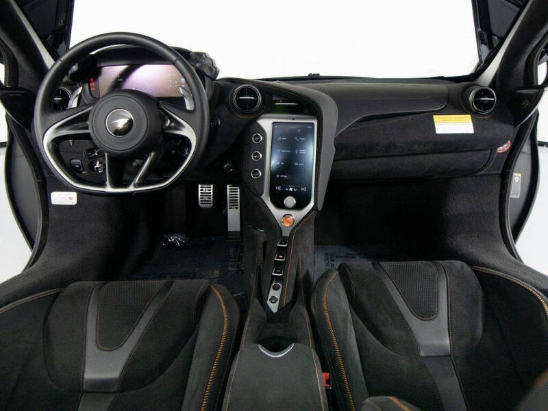 2025 McLaren 750S