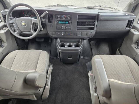 2025 Chevrolet Express LT 3500