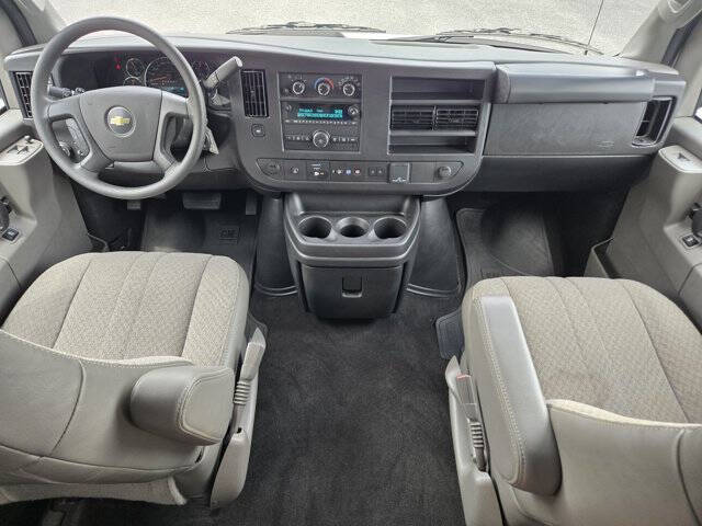 2025 Chevrolet Express LT 3500
