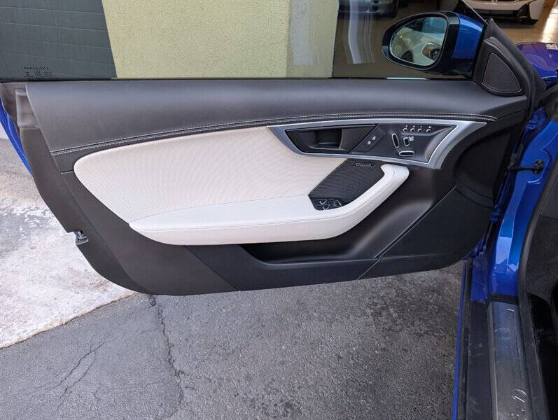 2021 Jaguar F-TYPE R