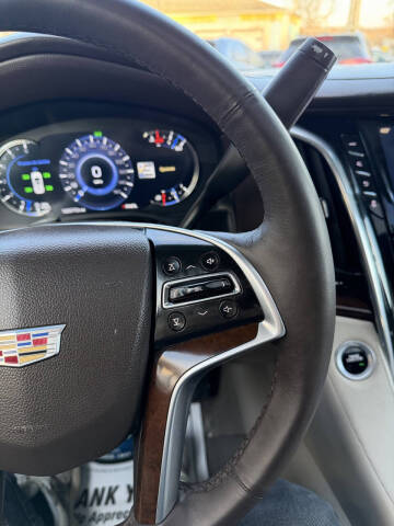 2017 Cadillac Escalade Luxury