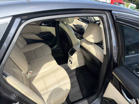 2017 Kia Cadenza Premium