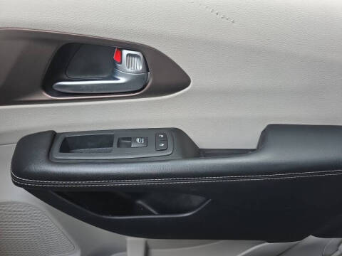 2020 Chrysler Voyager LXi