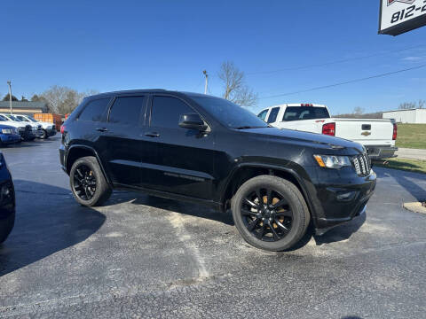 2019 Jeep Grand Cherokee for sale at CarSmart Auto Group in Orleans IN