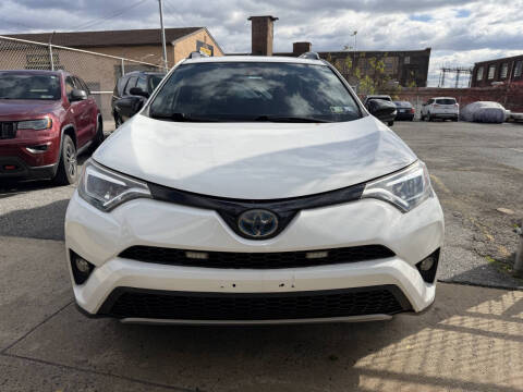 2017 Toyota RAV4 Hybrid SE