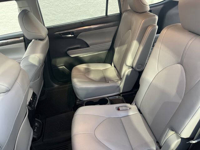 2023 Toyota Highlander Hybrid Limited