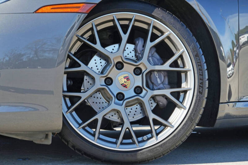 2021 Porsche 911 Carrera