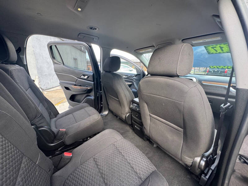 2017 GMC Acadia SLE-2