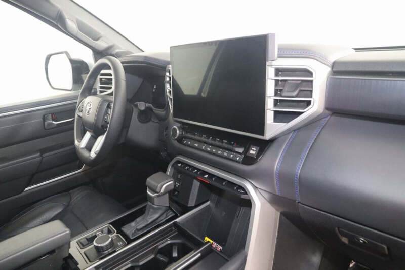 2025 Toyota Tundra Platinum