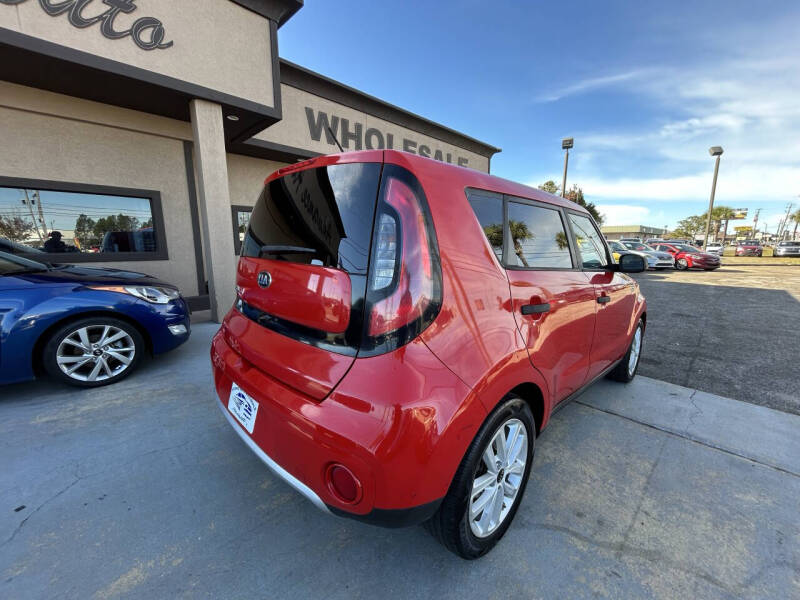 2017 Kia Soul +