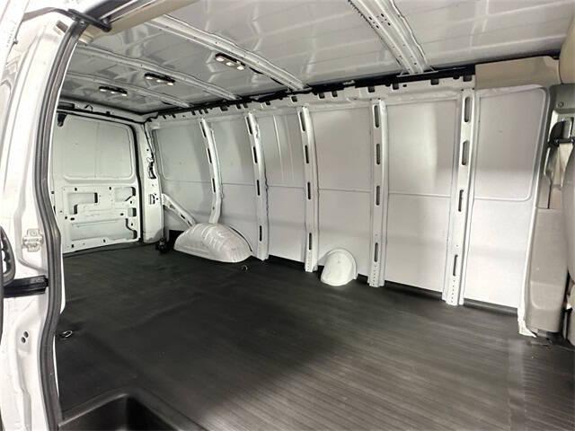 2023 GMC Savana 2500