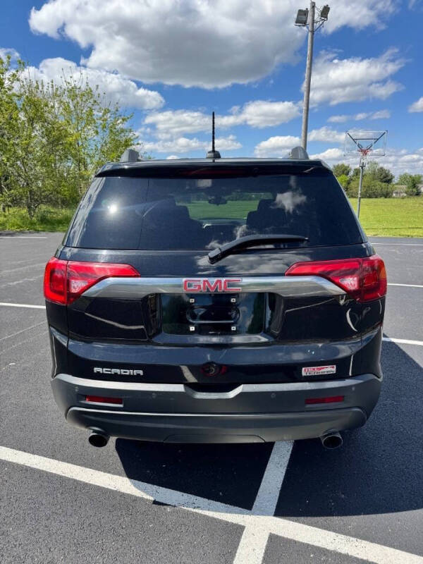 2017 GMC Acadia SLE-2