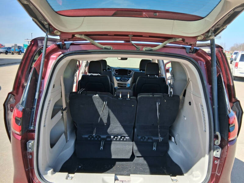2022 Chrysler Pacifica Touring L