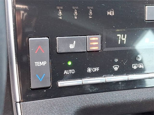 2021 Toyota Avalon Hybrid XLE