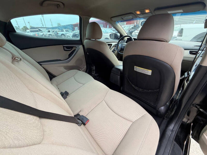 2014 Hyundai Elantra SE