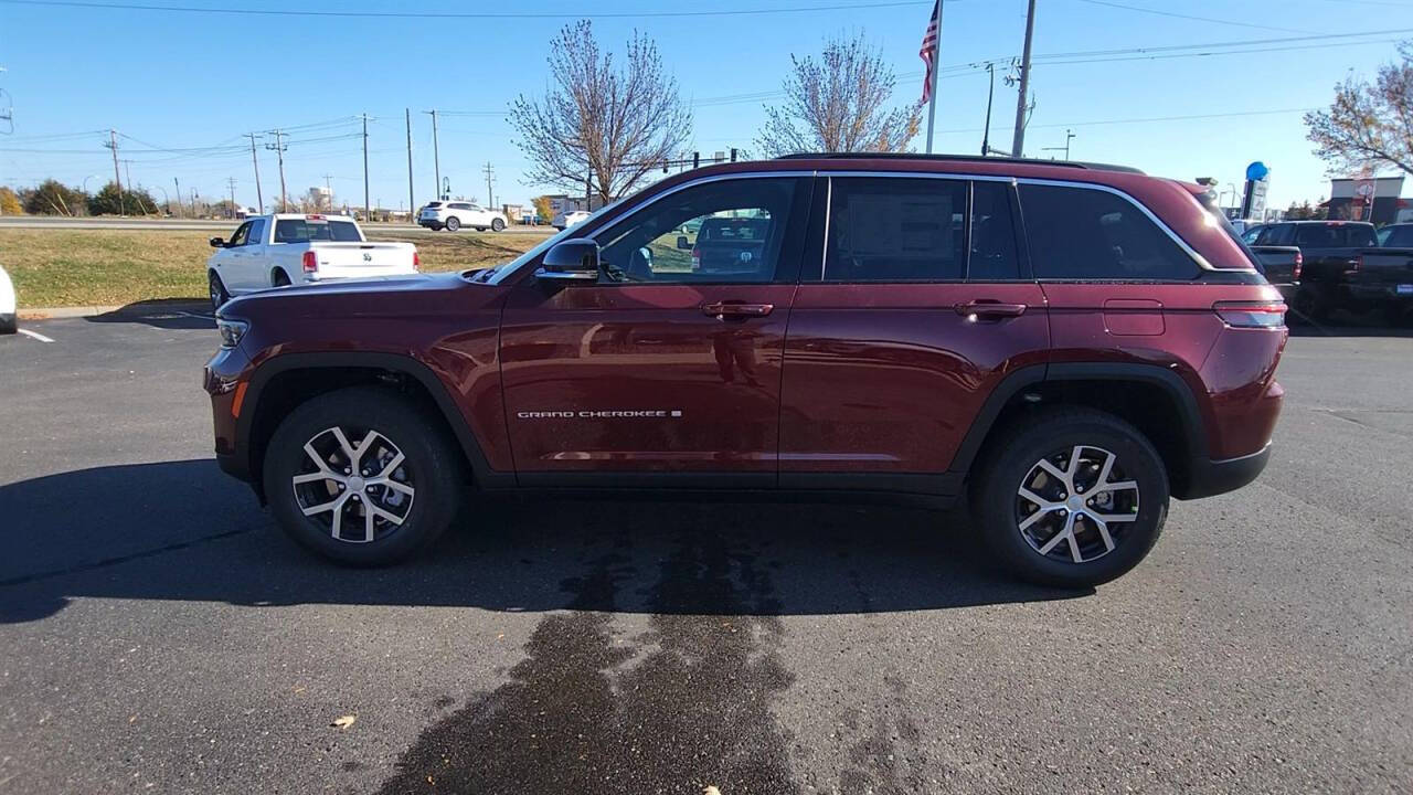 2025 Jeep Grand Cherokee for sale at Victoria Auto Sales in Victoria, MN