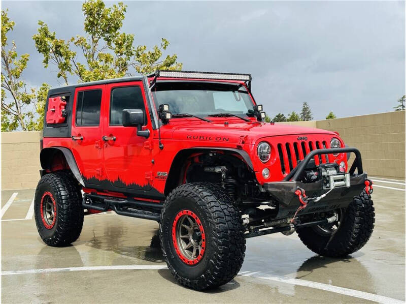 2015 Jeep Wrangler Unlimited Rubicon's photo