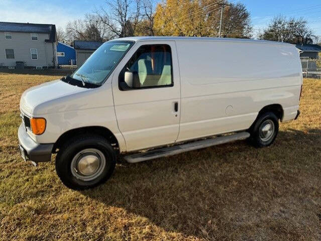 2006 Ford E-Series for sale at MaLanie s Auto Sales in Sioux Falls, SD