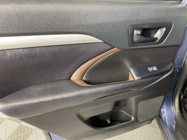 2018 Toyota Highlander LE