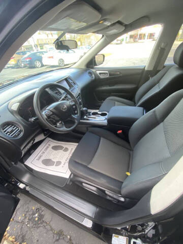 2017 Nissan Pathfinder S