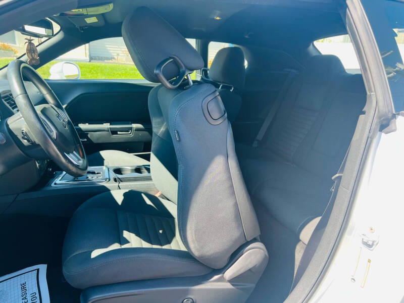 2013 Dodge Challenger SXT