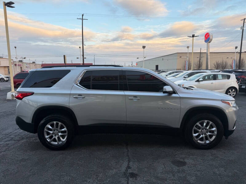 2020 Chevrolet Traverse LT Cloth