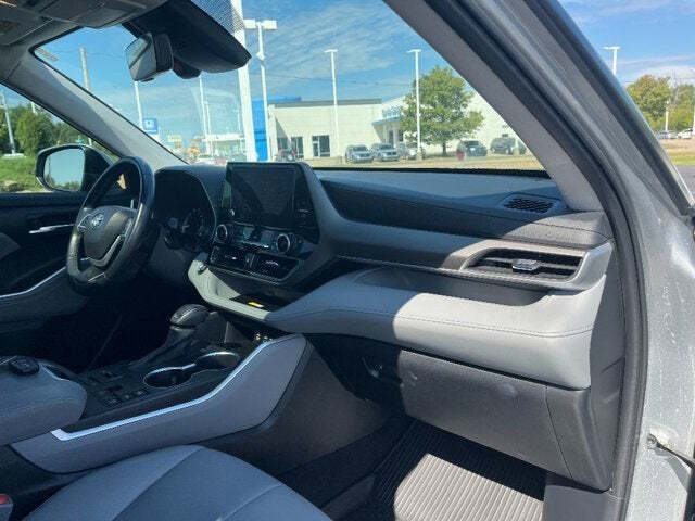 2023 Toyota Highlander 17