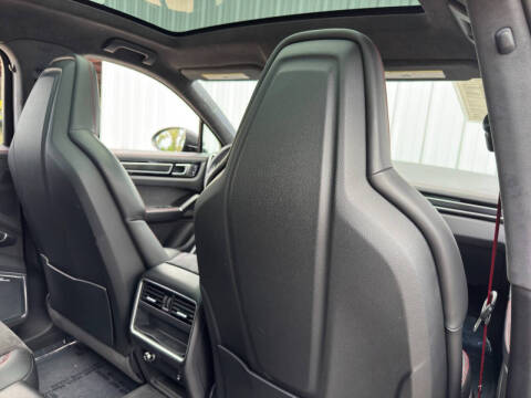 2022 Porsche Cayenne GTS Coupe