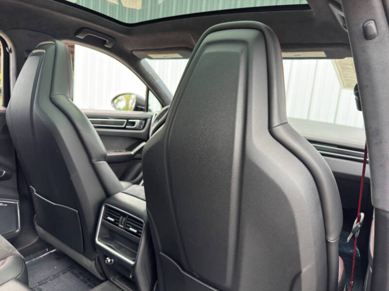 2022 Porsche Cayenne GTS Coupe