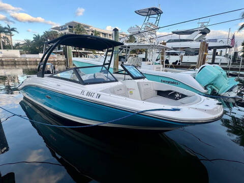 2022 Sea Ray SPX 210 Outboard